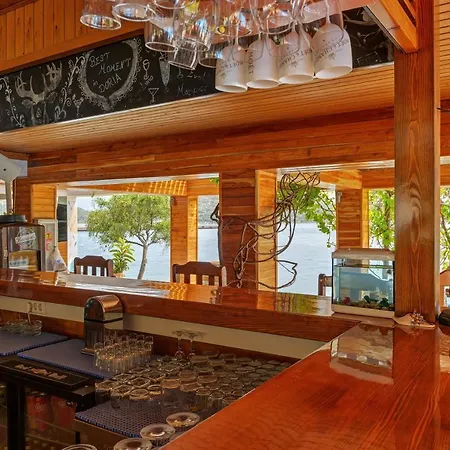 Ξενοδοχείο Doria Yacht Club 4*