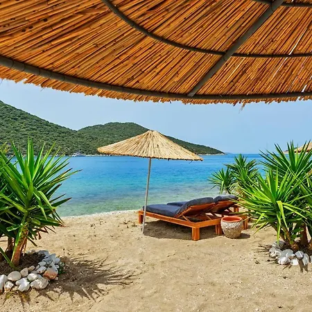 Отель Doria Yacht Club