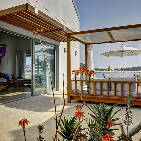 Отель Doria Yacht Club