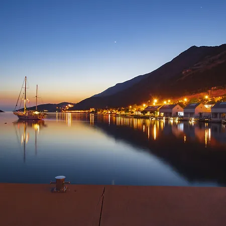 Отель Doria Yacht Club 4*